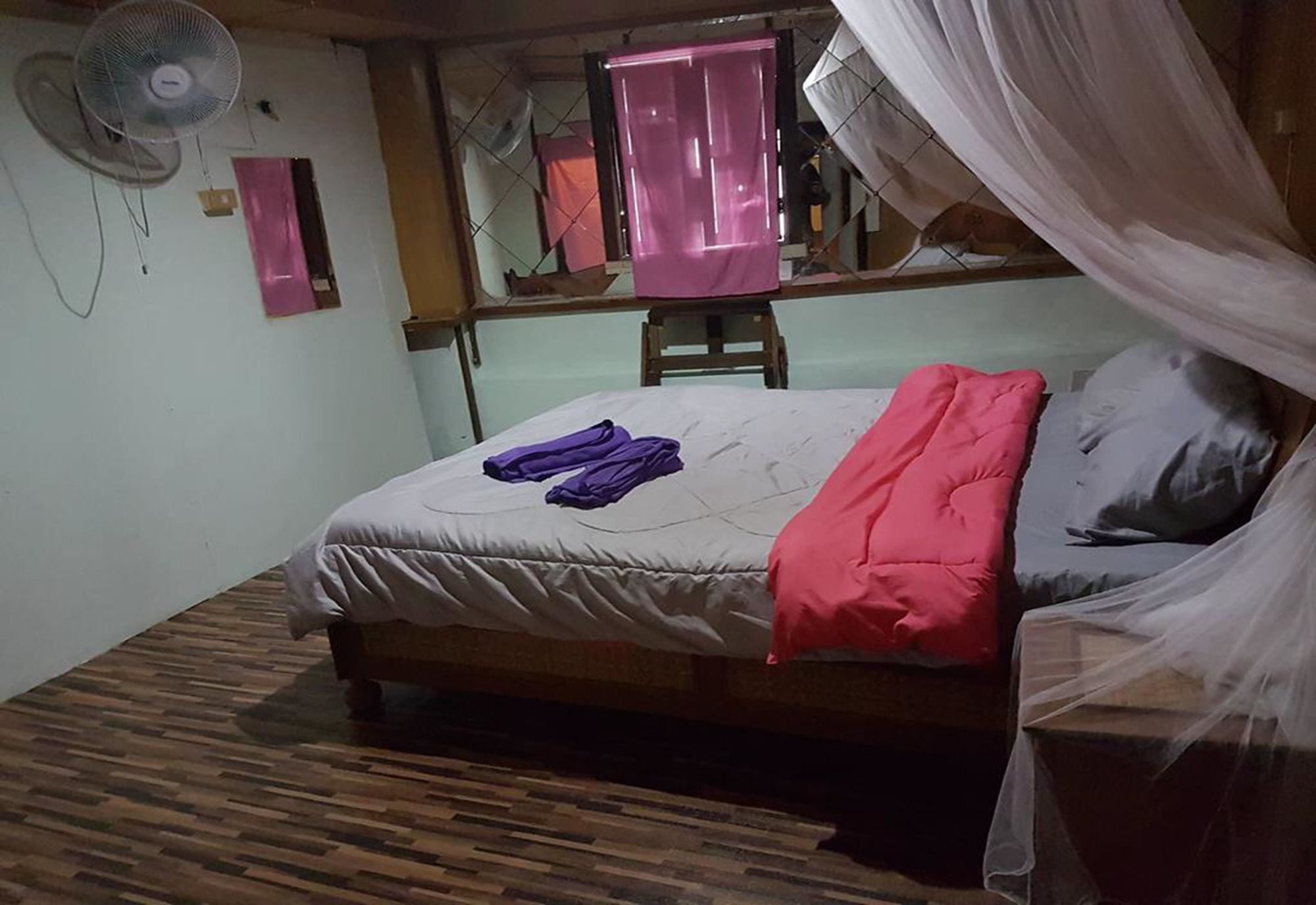 Bar 184 Party Hostel (Adults Only) Chiang Rai Extérieur photo