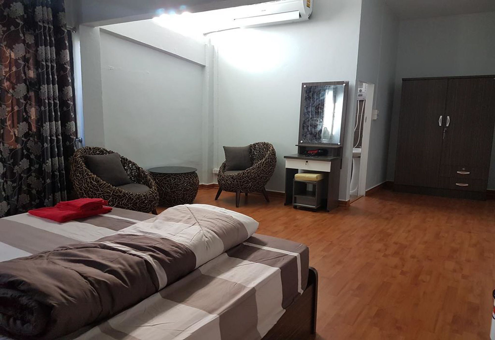 Bar 184 Party Hostel (Adults Only) Chiang Rai Extérieur photo